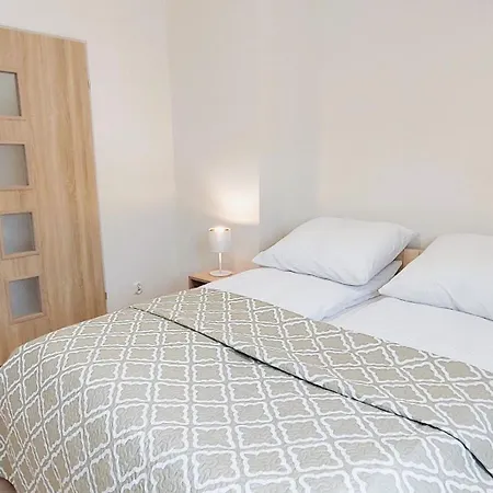 Na Pogodnej Z Balkonem アパート *